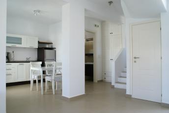 maisonette2-kitchen-bathroom_stair.jpg